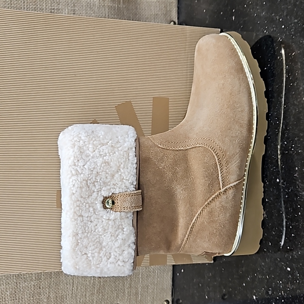 NEW UGG KIDS CALLIE CUFF CHESTNUT